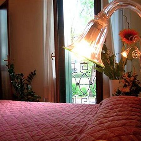 Hotel Alla Villa Fini Доло Екстер'єр фото