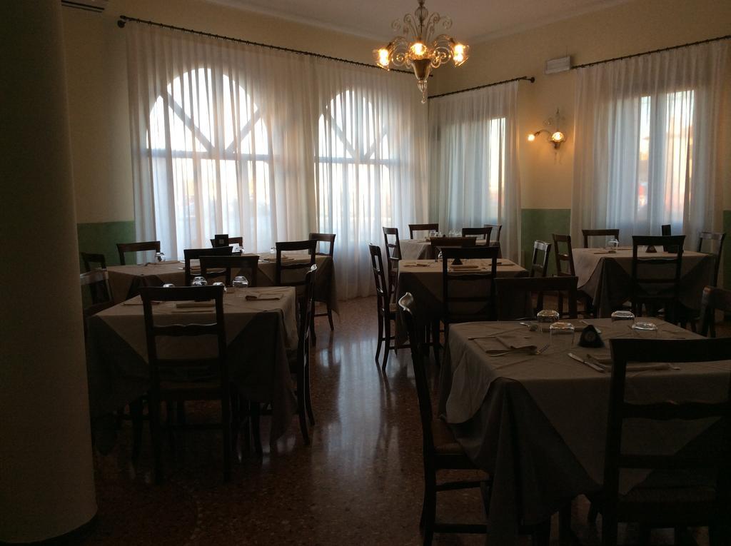Hotel Alla Villa Fini Доло Екстер'єр фото